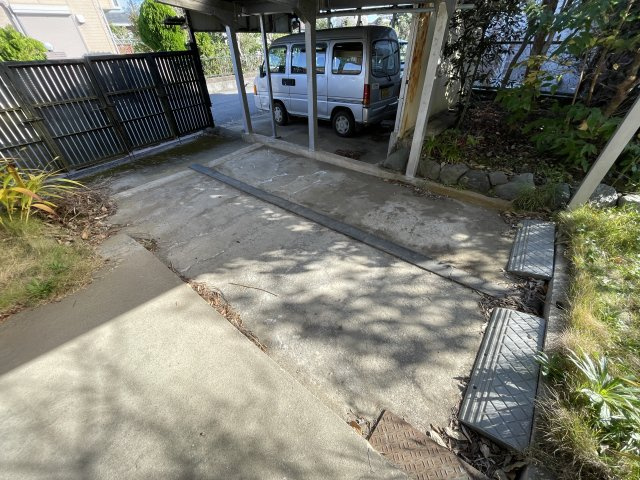 一宮町白山8中古戸建ての駐車場