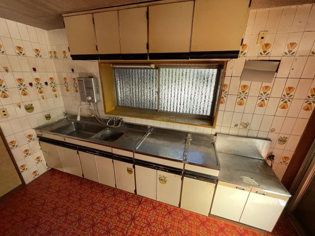 一宮町白山8中古戸建てのキッチン