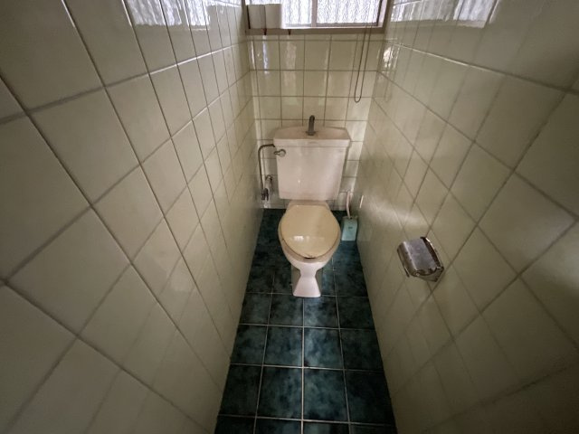一宮町白山8中古戸建てのトイレ