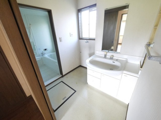 【独立洗面台】 | 茂原市粟生野　中古戸建 | 平成6年1月築 3SLDK  シテムキッチン ユニットバス 田園地帯で自然豊かな閑静な立地