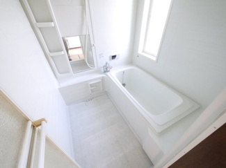 【浴室】 | 茂原市粟生野　中古戸建 | 平成6年1月築 3SLDK  シテムキッチン ユニットバス 田園地帯で自然豊かな閑静な立地