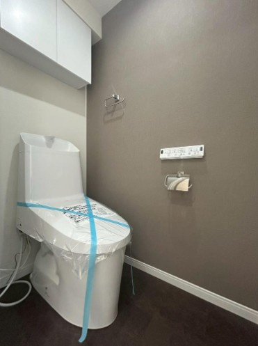 【トイレ】 | シャルマンコーポ志村三丁目 | 清潔な空間であって頂けますように、汚れをふき取り易いフロアと壁紙をチョイス致しました。