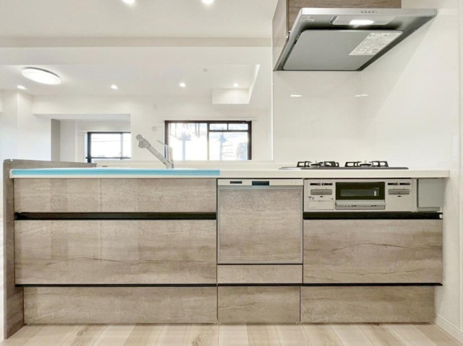 【キッチン】 | シャルマンコーポ志村三丁目 | スマートな意匠と充実の機能を備えたキッチンが、暮らしにおいしい彩りを添えます。