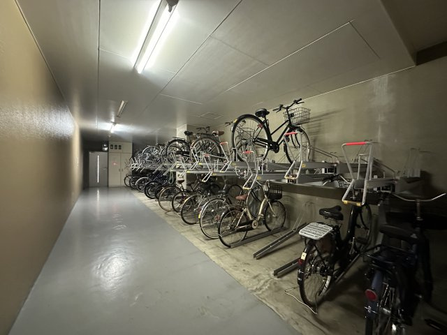 プレステージ西明石駅前グラットシェルの駐輪場