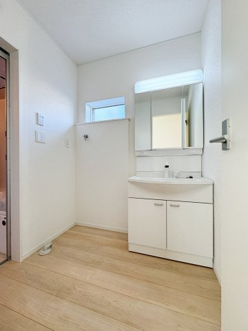 新築戸建・新築建売　須賀川市日向町【制振装置搭載】西袋一小・西袋中の独立洗面台