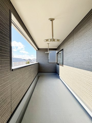 新築戸建・新築建売　須賀川市日向町【制振装置搭載】西袋一小・西袋中のバルコニー