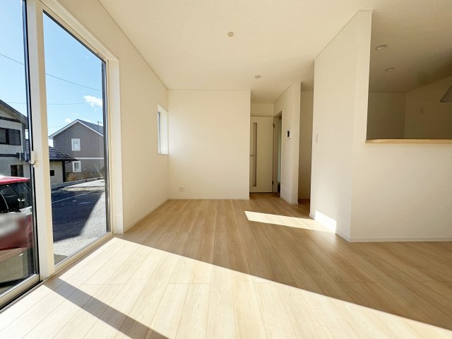 新築戸建・新築建売　須賀川市日向町【制振装置搭載】西袋一小・西袋中の居間・リビング