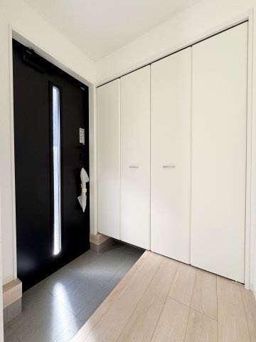 新築戸建・新築建売　須賀川市日向町【制振装置搭載】西袋一小・西袋中の玄関