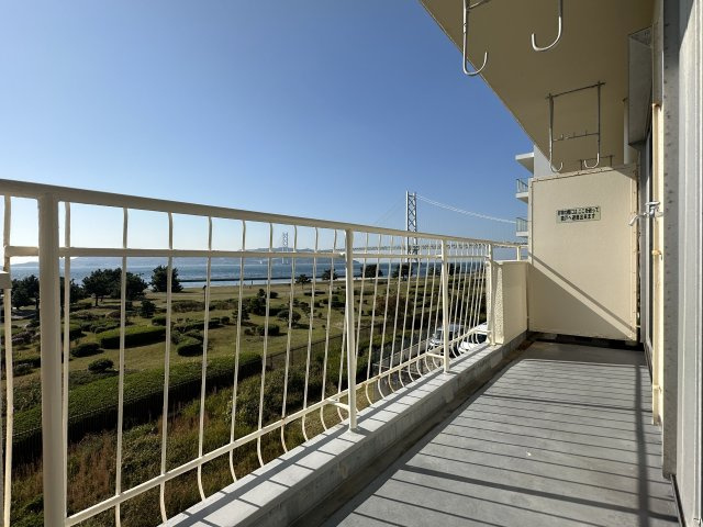 メゾン舞子ショアーのバルコニー