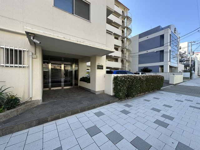 メゾン舞子ショアーのエントランス