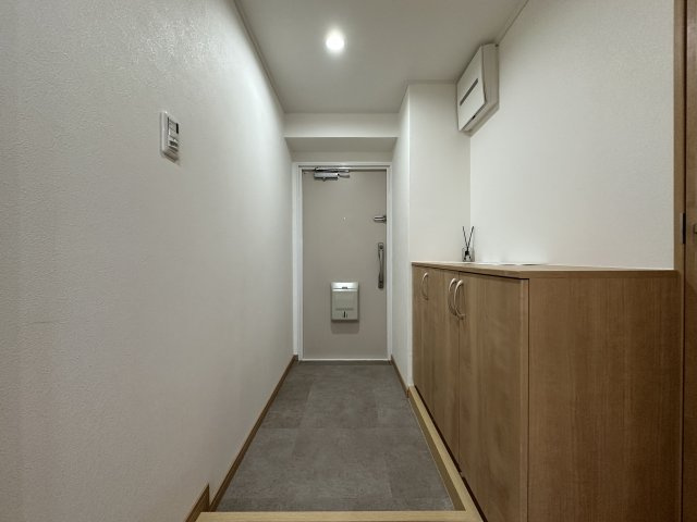 メゾンドール朝霧の玄関