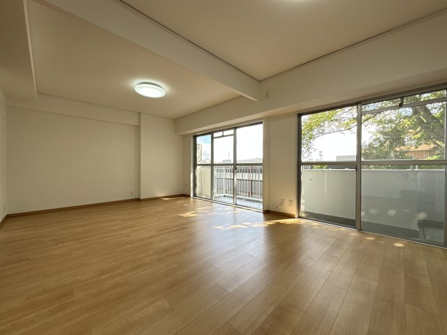 メゾンドール朝霧の居間・リビング