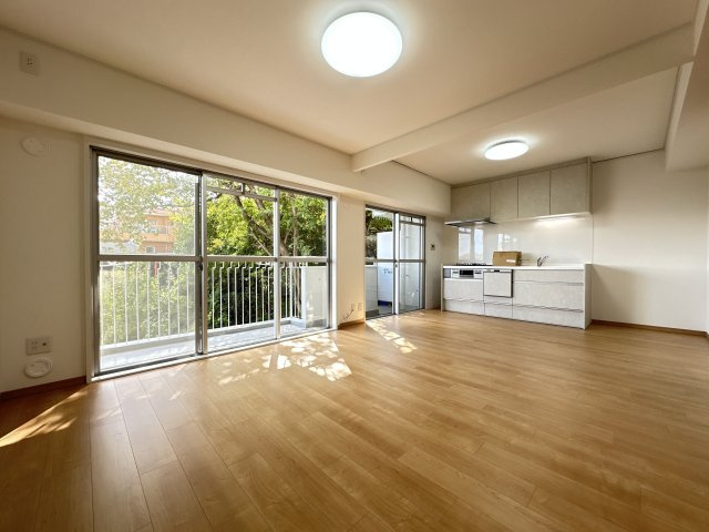 メゾンドール朝霧の居間・リビング