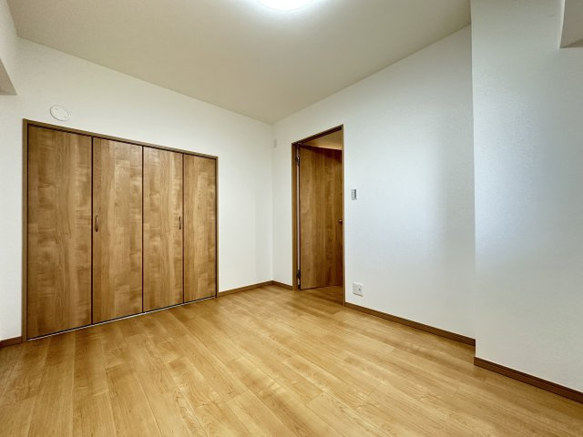 メゾンドール朝霧の洋室