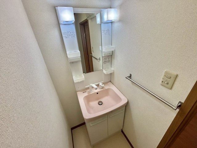 クレストール上野田Bの洗面所