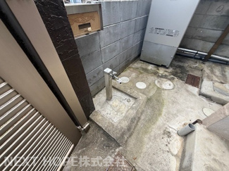 【その他】 | 川西市東畦野２丁目中古テラスハウス | 門扉の近くには水栓もございます♪