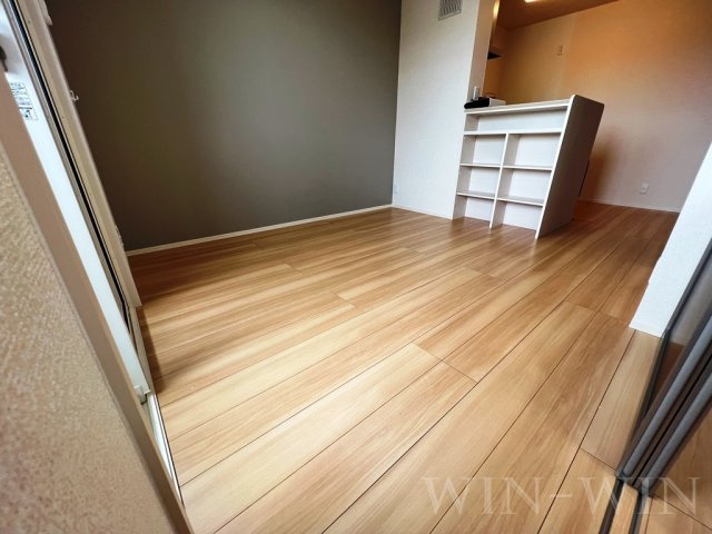 蒼い館の居間・リビング|イメージ（同建物内別部屋の写真です）