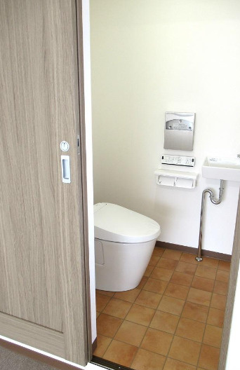 大津市今堅田２丁目の事務所のトイレ