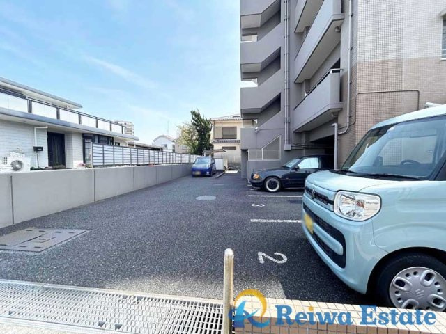 マイメゾン茅ヶ崎本村の駐車場