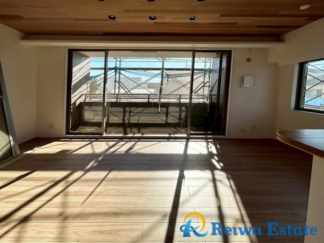 マイメゾン茅ヶ崎本村の居間・リビング