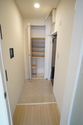 西宝仁川マンションの玄関