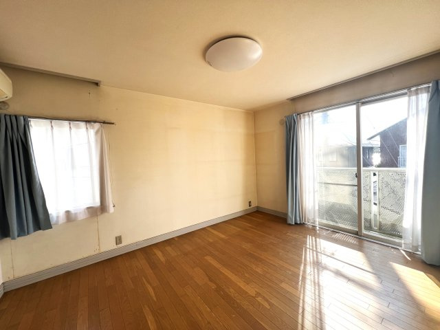 米子市両三柳　中古住宅の洋室|２階洋室