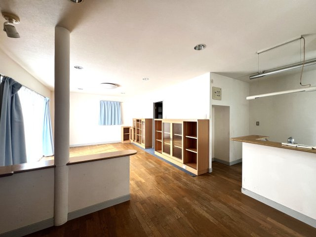 米子市両三柳　中古住宅の居間・リビング