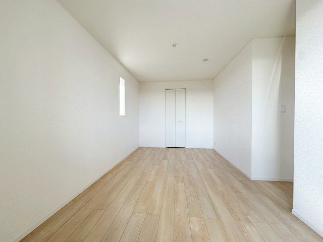 新築戸建・新築建売　須賀川市日向町【制振装置搭載】西袋一小・西袋中の洋室