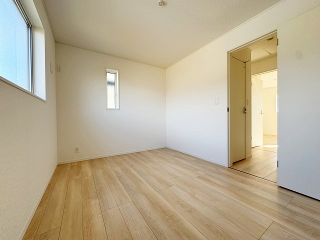 新築戸建・新築建売　須賀川市日向町【制振装置搭載】西袋一小・西袋中の洋室