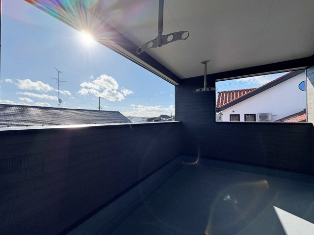 新築戸建・新築建売　須賀川市日向町【制振装置搭載】西袋一小・西袋中のバルコニー