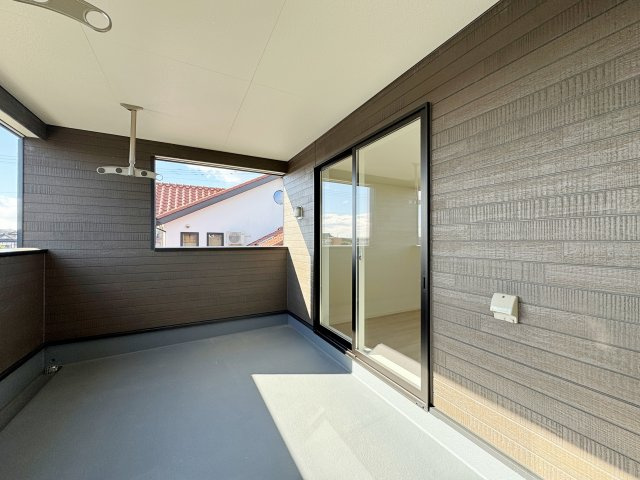 新築戸建・新築建売　須賀川市日向町【制振装置搭載】西袋一小・西袋中のバルコニー