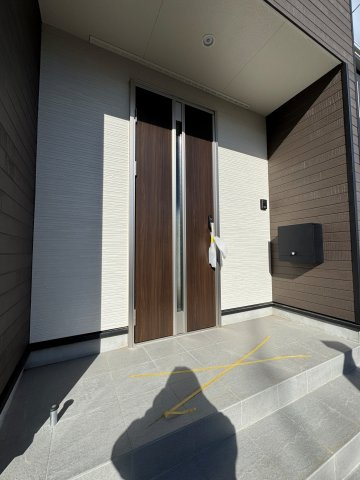 新築戸建・新築建売　須賀川市日向町【制振装置搭載】西袋一小・西袋中の玄関