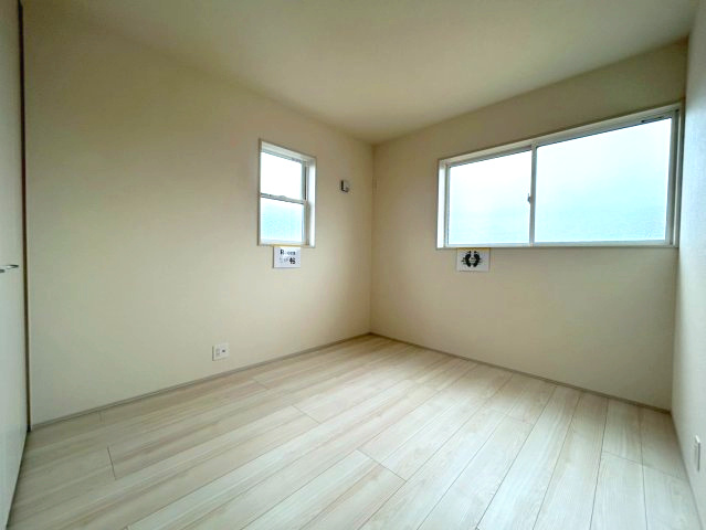 新築戸建　長野市三本柳東の洋室