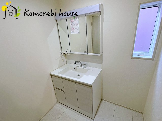 北本市東間5丁目　3期　新築一戸建て　ブルーミングガーデン 01の独立洗面台|26.2.21撮影済み