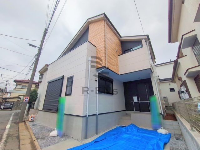 【外観】 | 練馬区大泉学園町２丁目　新築戸建て | シンプルでありながら洗練されたデザインが上品な印象を与えます