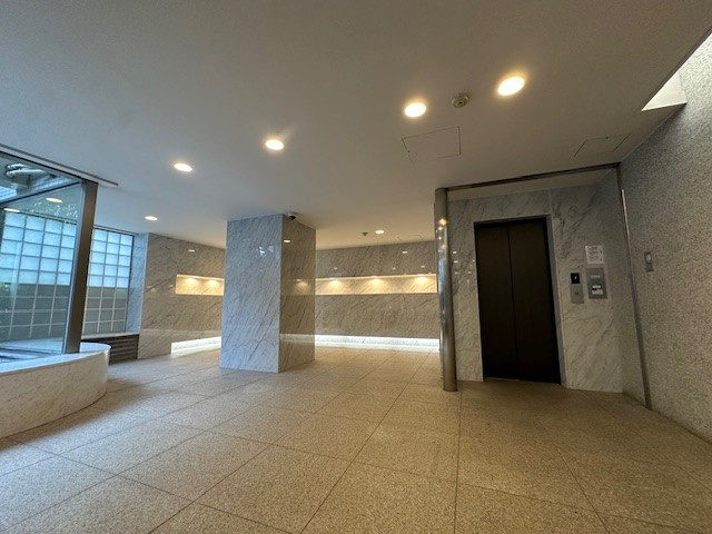 プライムアーバン月島のロビー|清潔なロビーです