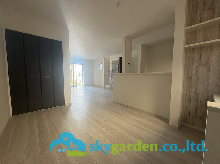 藤沢市善行1期　新築戸建　全3棟1号棟の居間・リビング|ゆったりとした居間です