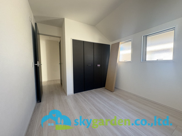 藤沢市善行1期　新築戸建　全3棟1号棟の洋室|明るい洋室です