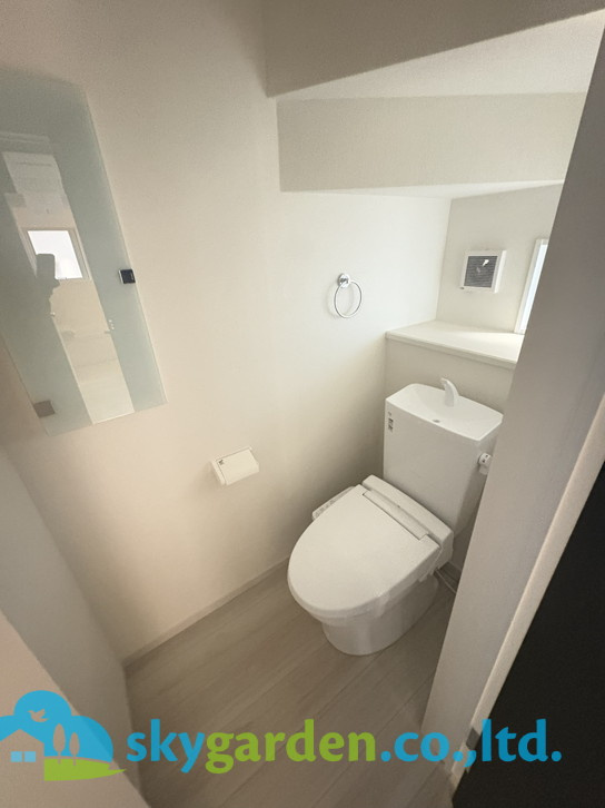 藤沢市善行1期　新築戸建　全3棟1号棟のトイレ|ゆったりとした空間のトイレです