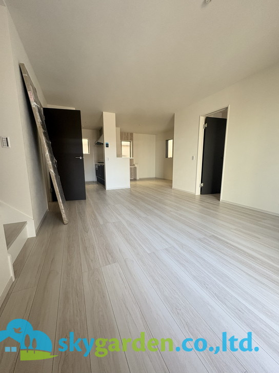 藤沢市善行1期　新築戸建　全3棟1号棟の居間・リビング