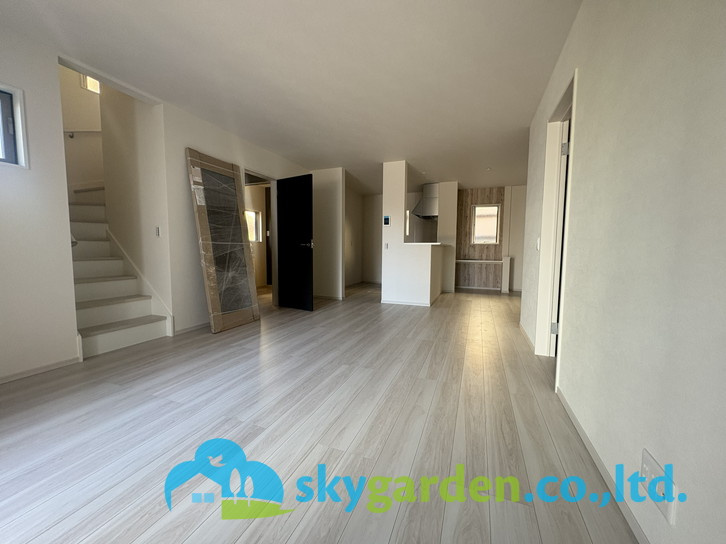 藤沢市善行1期　新築戸建　全3棟1号棟の居間・リビング