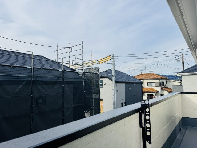 八王子市　川口町　新築一戸建て　２３ー３期のバルコニー|～2部屋から出入り可能なバルコニー～
