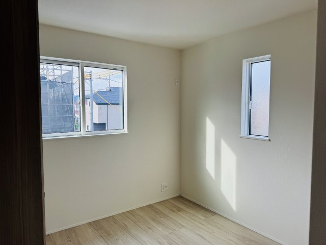 八王子市　川口町　新築一戸建て　２３ー３期の子供部屋|～2階5.0帖の洋室　2面採光で明るく風通しの良いお部屋です～