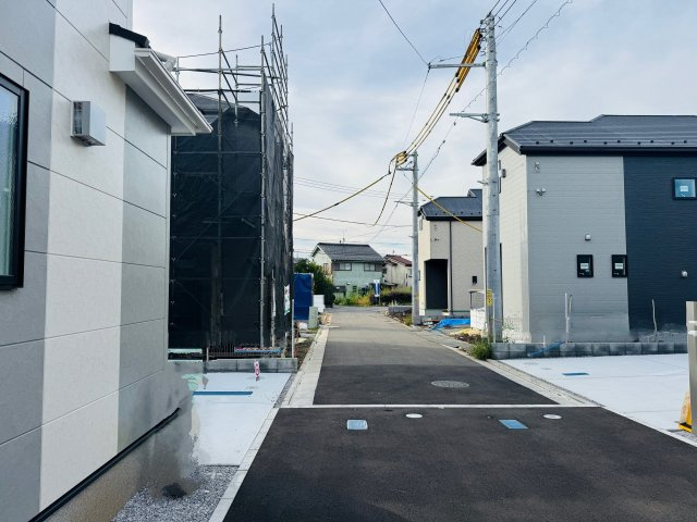 八王子市　川口町　新築一戸建て　２３ー３期の前面道路含む現地写真|～西側4.5ｍ道路に面しています～
