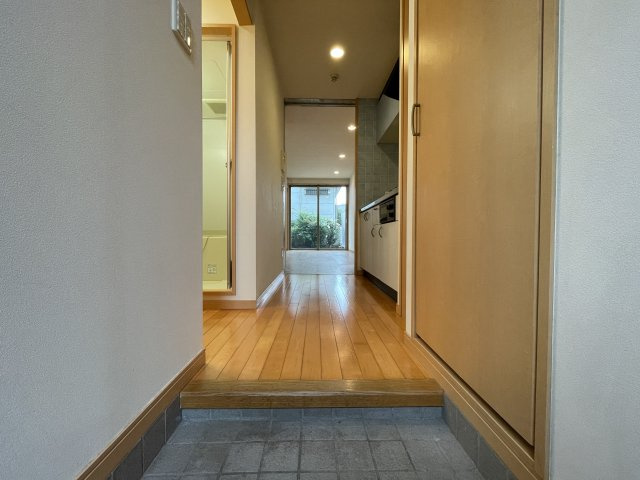 川崎市麻生区細山５丁目の賃貸マンションの玄関