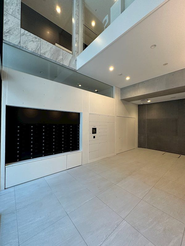 ZOOM神田のロビー