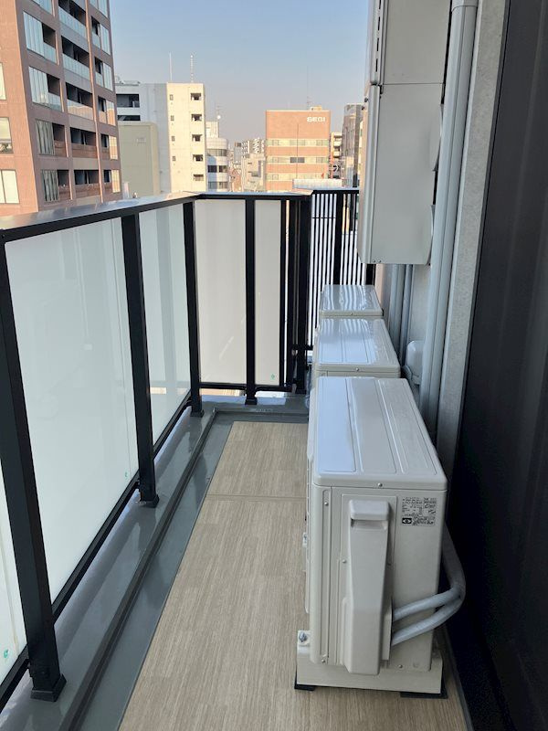 ZOOM神田のバルコニー