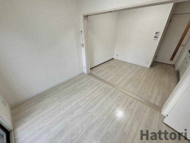 RIDGEガーデン江坂Ⅱの居間・リビング