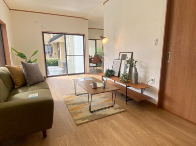 【居間・リビング】 | 海老名市国分南4丁目 中古戸建 全1棟