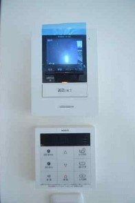 【セキュリティ】 | J Wing East/West | モニター付きインターホンで防犯面も安心です！